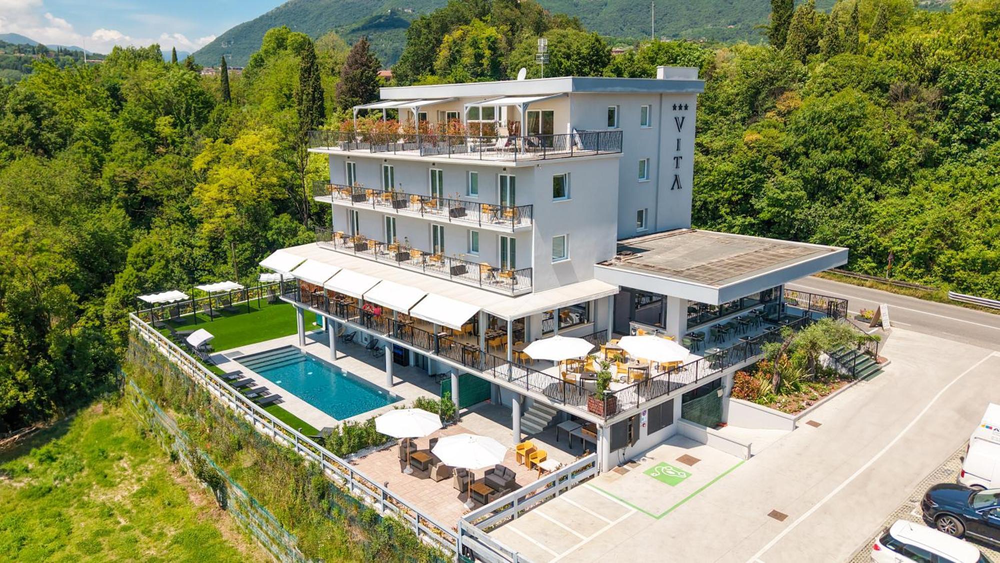 Hotel Vita Salò Екстериор снимка